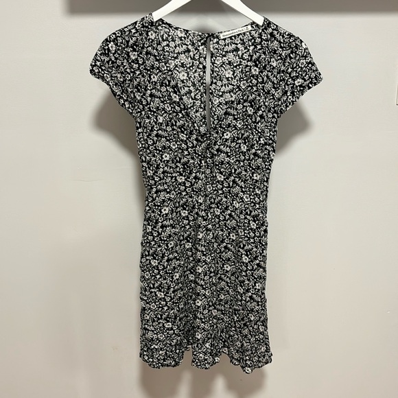 Abercrombie & Fitch front tie floral mini dress. - Picture 1 of 8